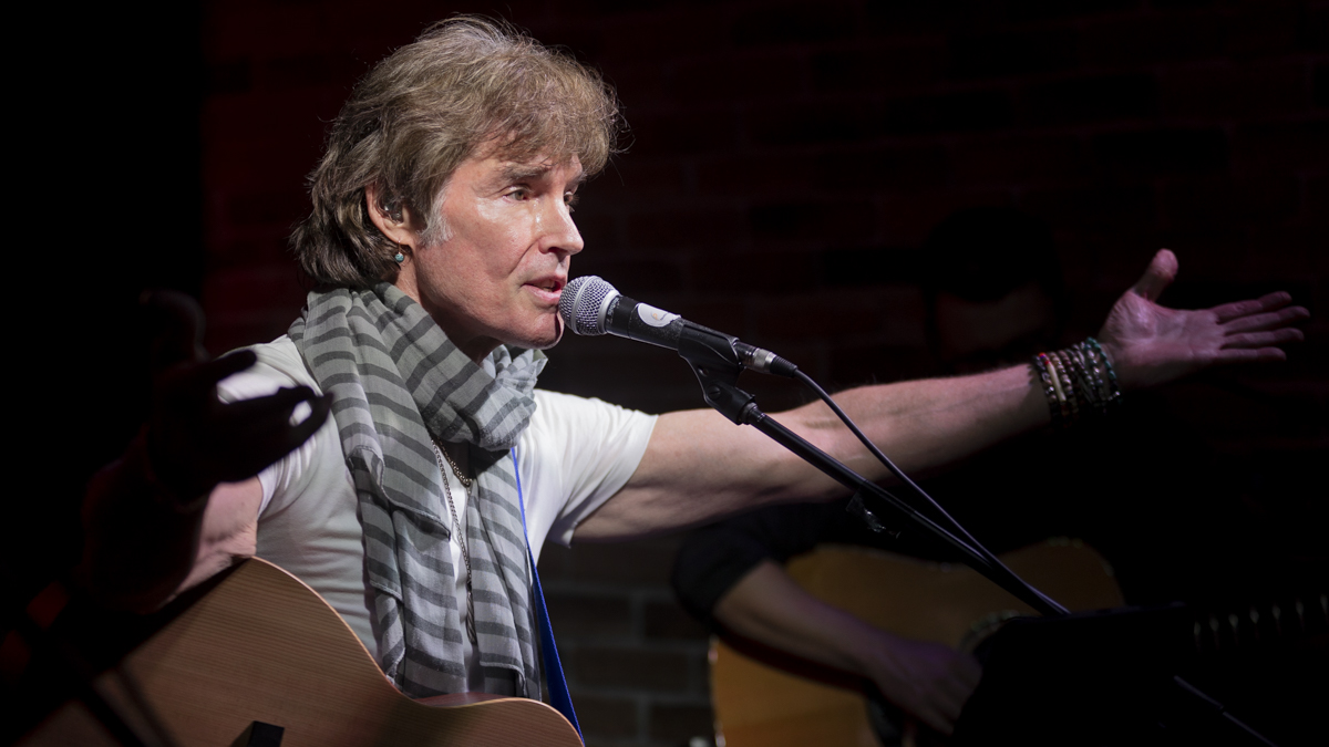 Ronn Moss in concerto al Revel Theater di Treviglio