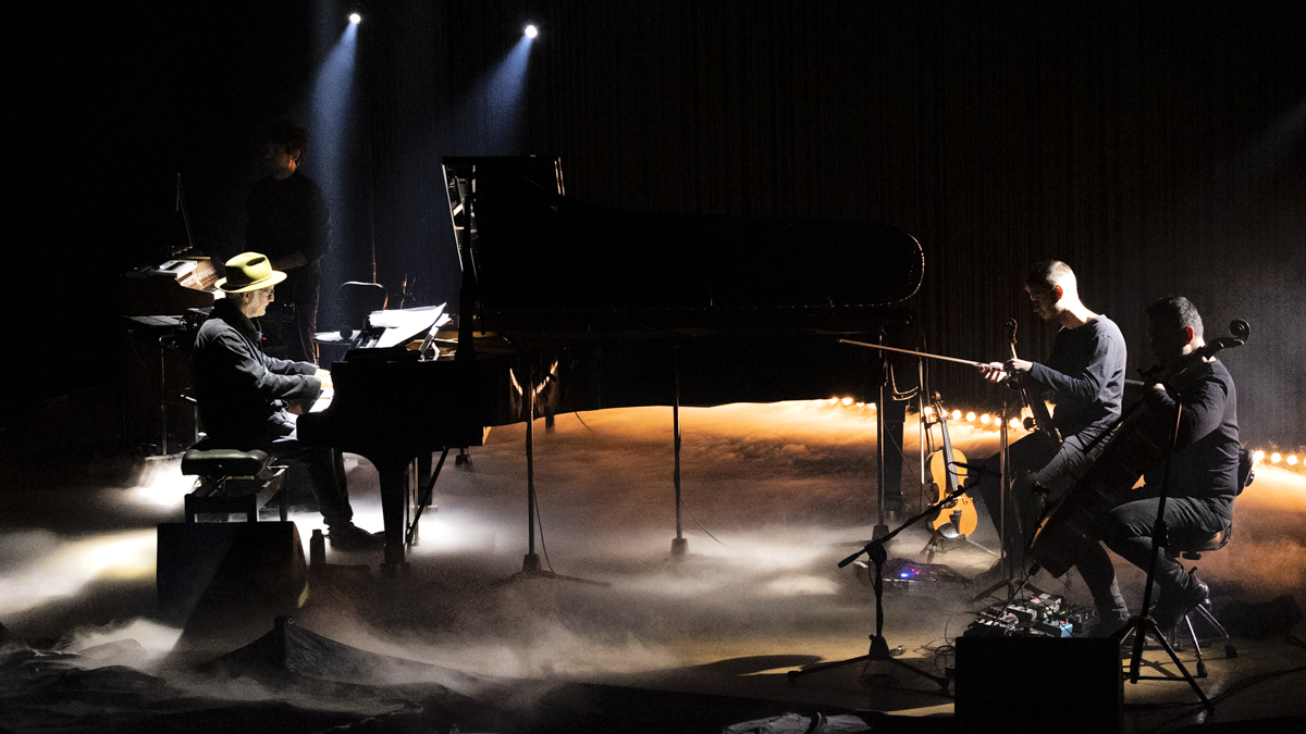 Ludovico Einaudi in concerto al Teatro dal Verme di Milano foto di Andrea Ripamonti