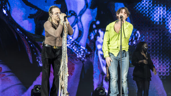 Irama e Rkomi in concerto al Pala Alpitour di Torino foto di Luca Moschini per www.rockon.it