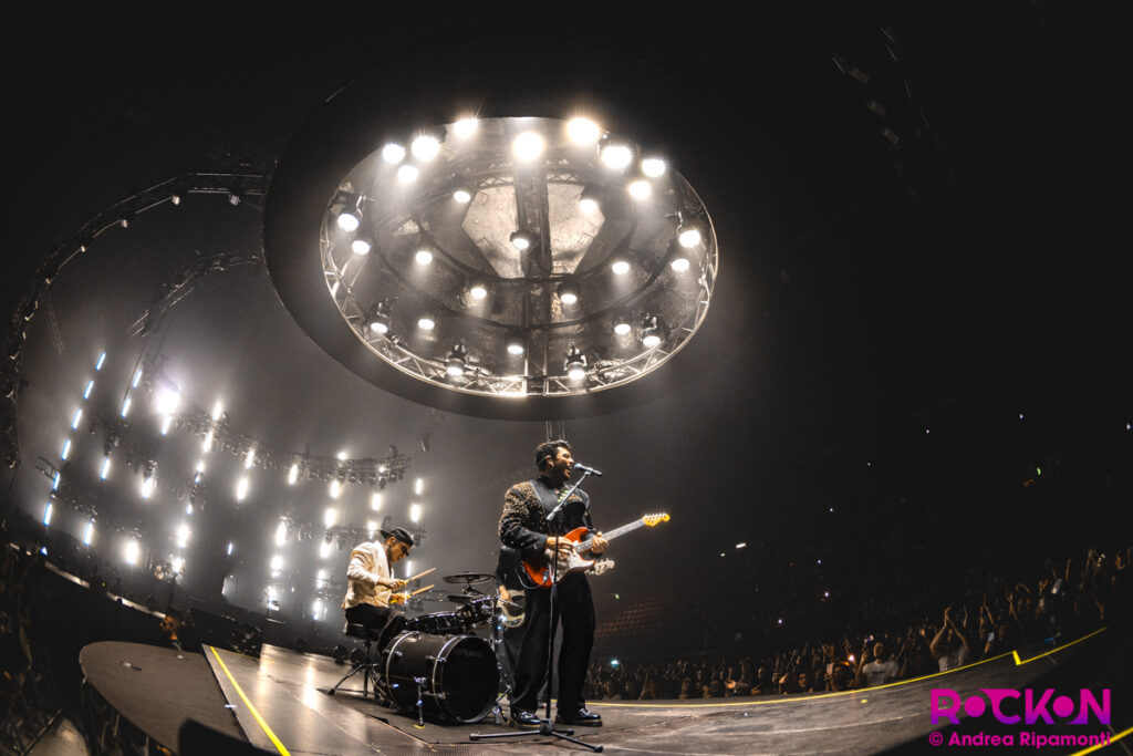 Il palco dove i The Kolors si sono esibiti al Mediolanum Forum
