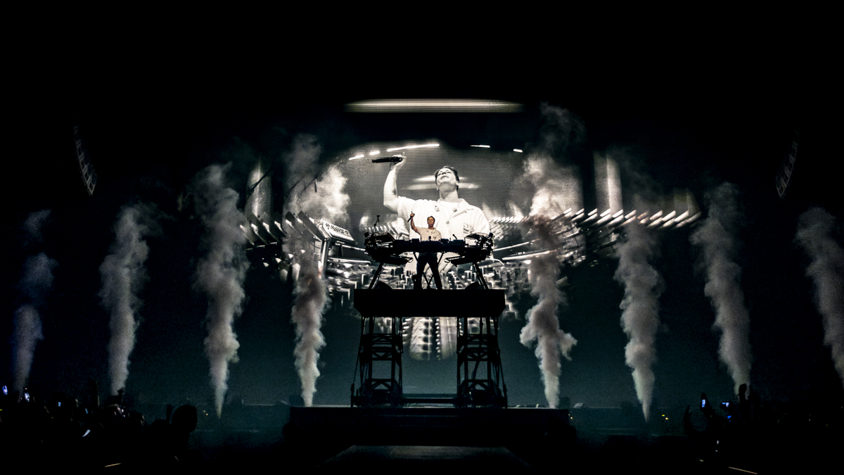 Kygo sul palco dell'Unipol Forum di Assago