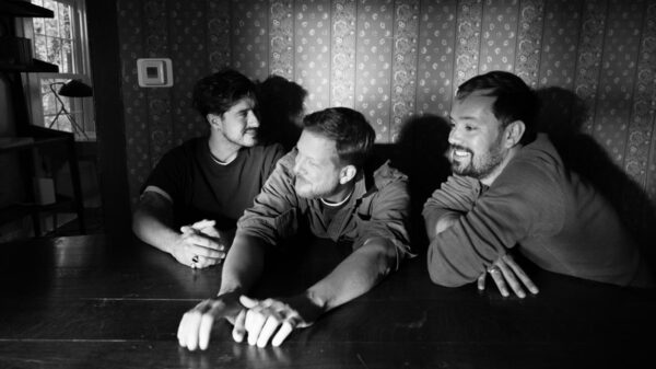 MUMFORD & SONS