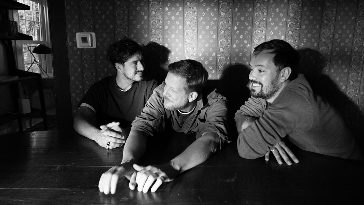 MUMFORD & SONS