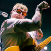 Cantante dei The Lottery Winners in concerto a milano 2025