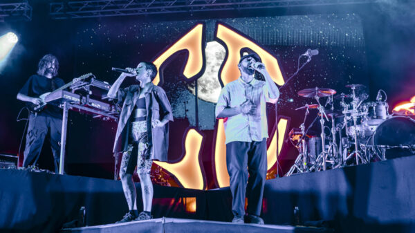 Coma Cose in concerto alla Festa di Radio Onda d'Urto di Brescia 2025