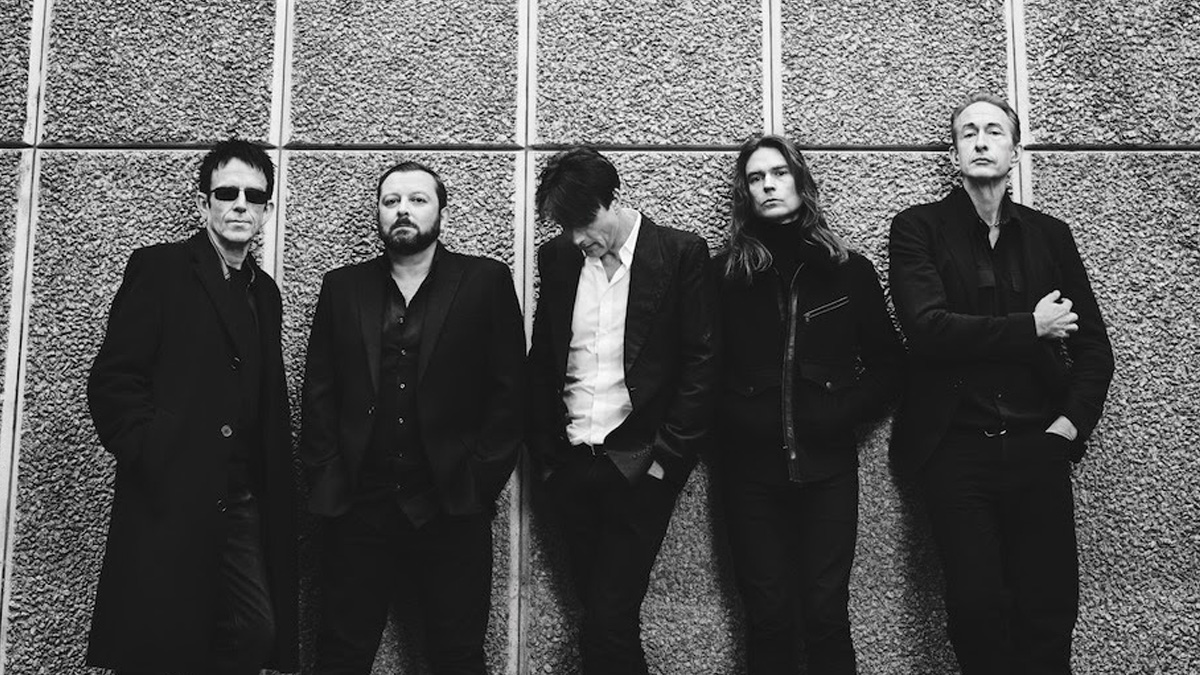 Suede, credits: Dean Chalkley