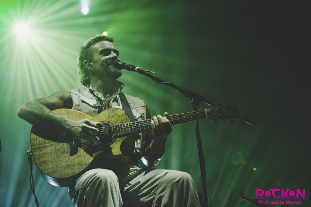 Xavier Rudd in concerto all'Alcatraz di Milano 2022, foto di Claudia Mazza