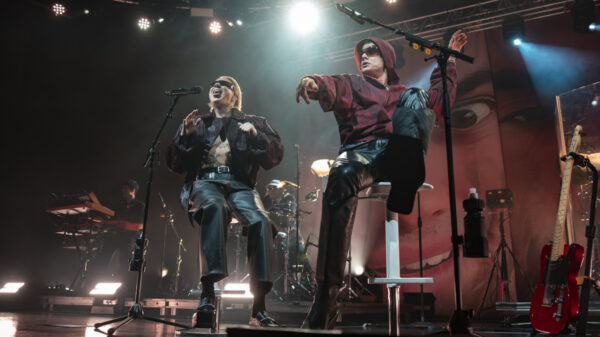 Ca7riel & Paco Amoroso in concerto al Fabrique di Milano