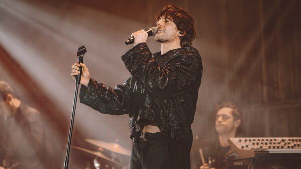 Rkomi in concerto al Teatro EuropAuditorium di Bologna, novembre 2025