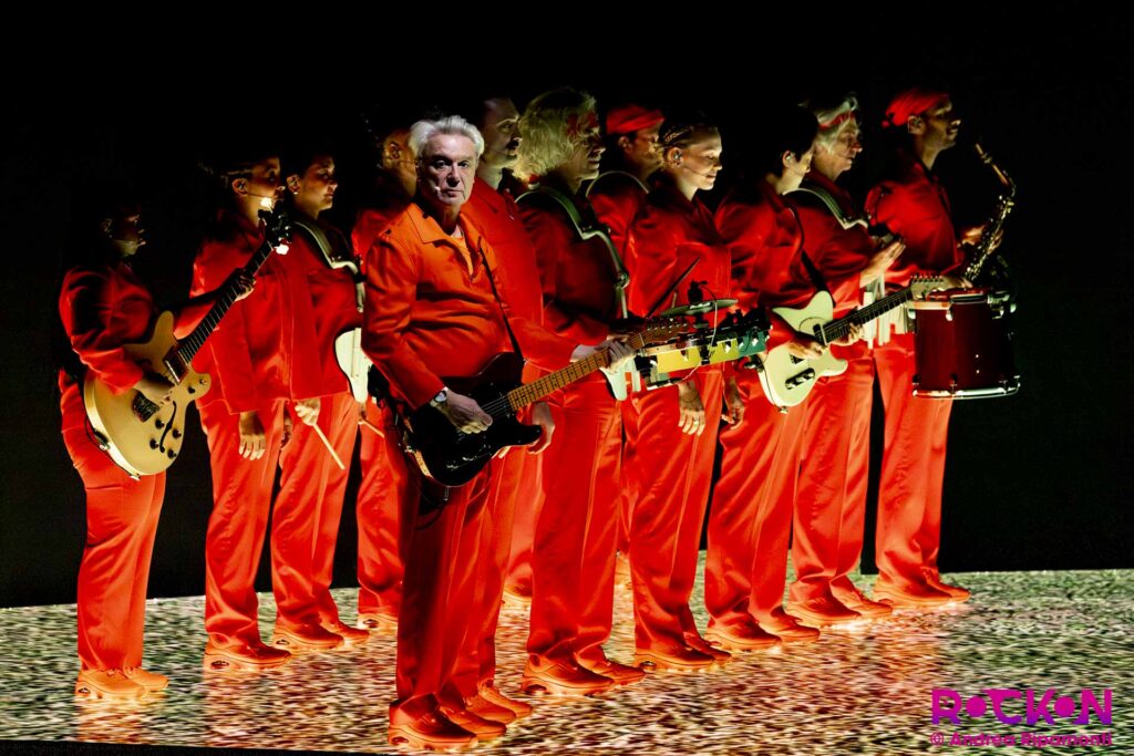 David Byrne in concerto al Teatro Arcimboldi di Milano Febbraio 2026