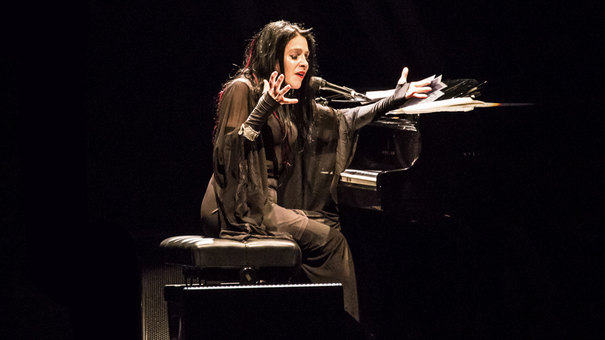 Diamanda Galàs in concerto a Bologna 2016 | foto di Emanuela Vigna